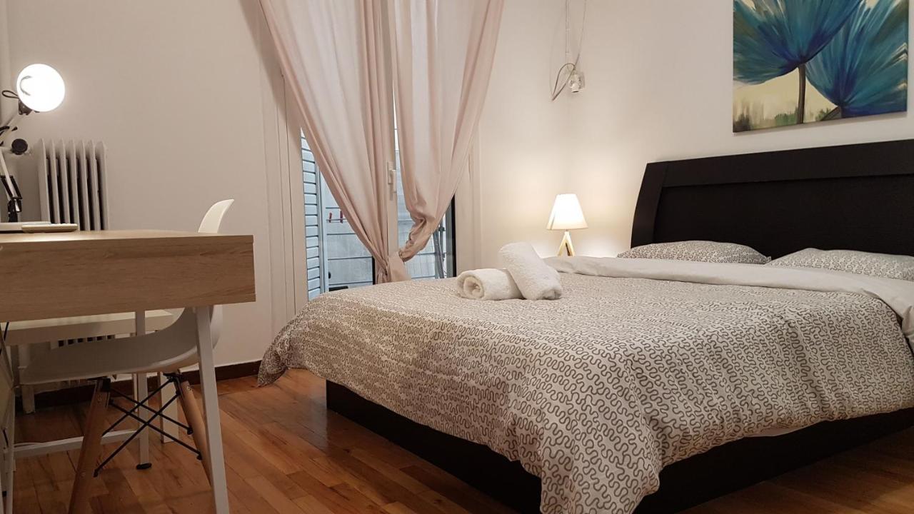 Teal - Center, 4 Bd, 2 Bath Apartment *